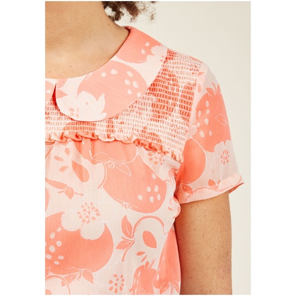 MODCLOTH Apple Short-Sleeved Peter Pan Collar Top - Picture 2 of 8